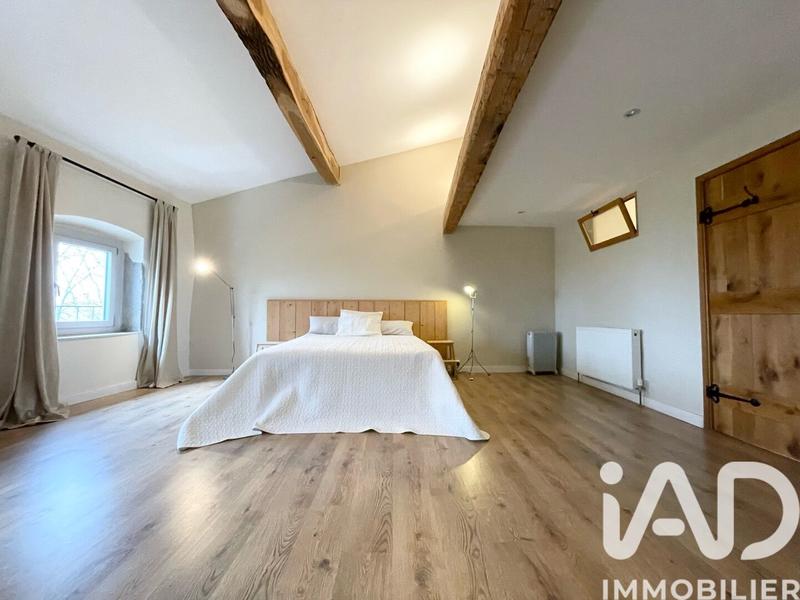 Maison - 205 m² - 7 pièces