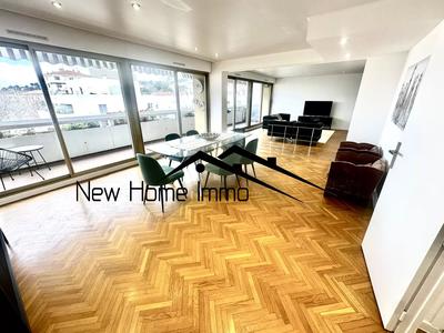 Appartement - 133 m² - 4 pièces