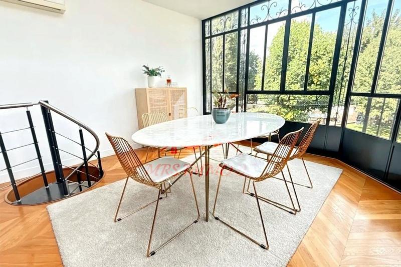 Maison - 180 m² - 8 pièces