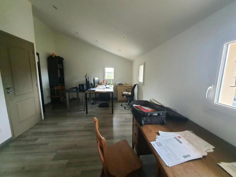 Maison - 240 m² - 7 pièces