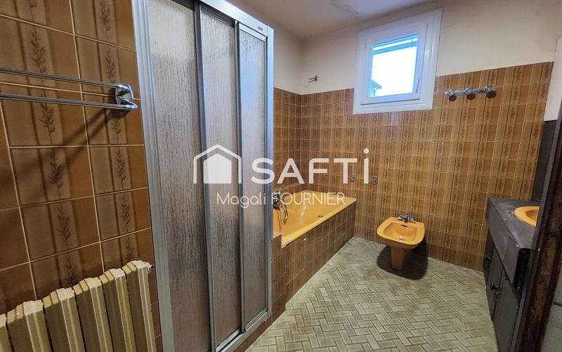 Maison - 238 m² - 12 pièces