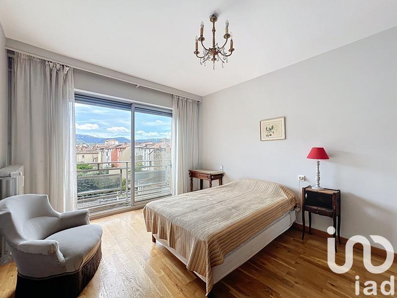 Appartement - 123 m² - 5 pièces