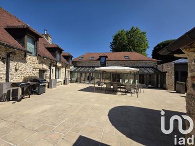 Maison - 785 m² - 20 pièces