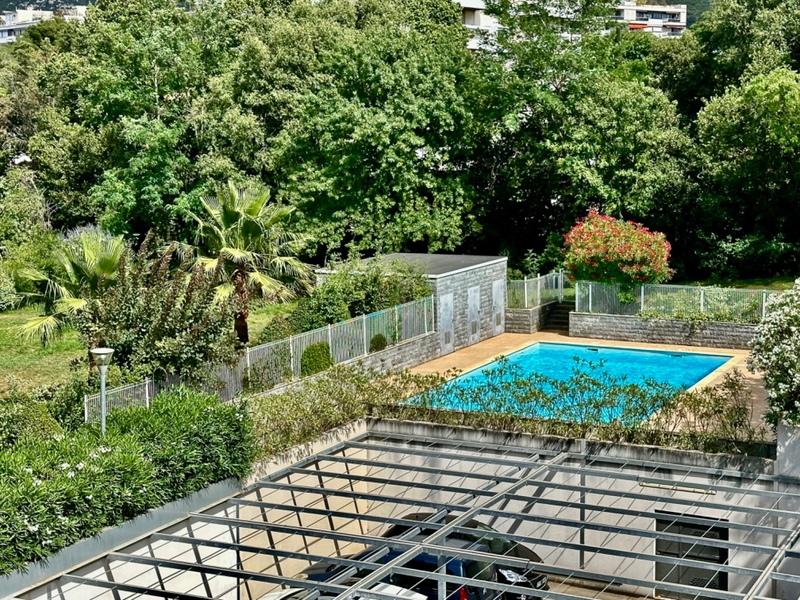 Appartement - 100 m² - 4 pièces