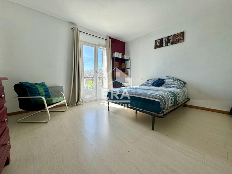 Maison - 240 m² - 6 pièces