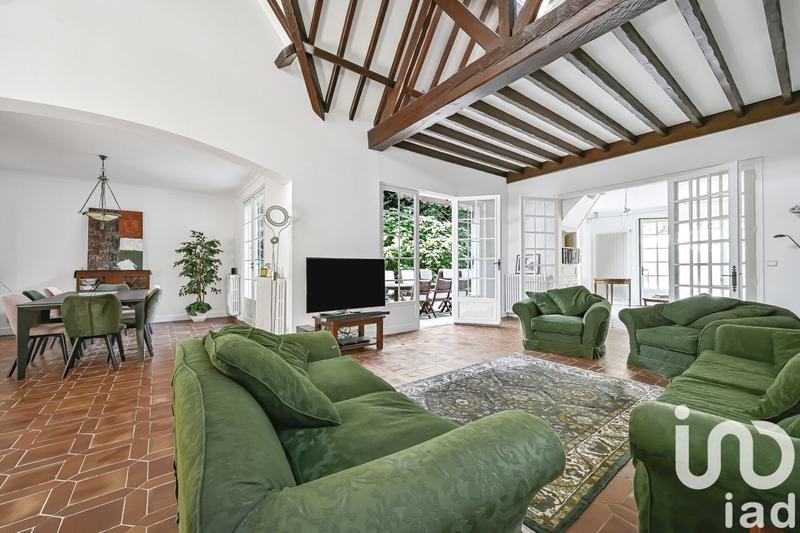 Maison - 250 m² - 10 pièces