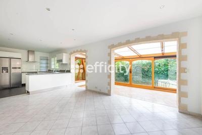 Pavillon - 150 m² - 6 pièces