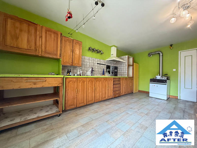 Maison - 250 m² - 7 pièces