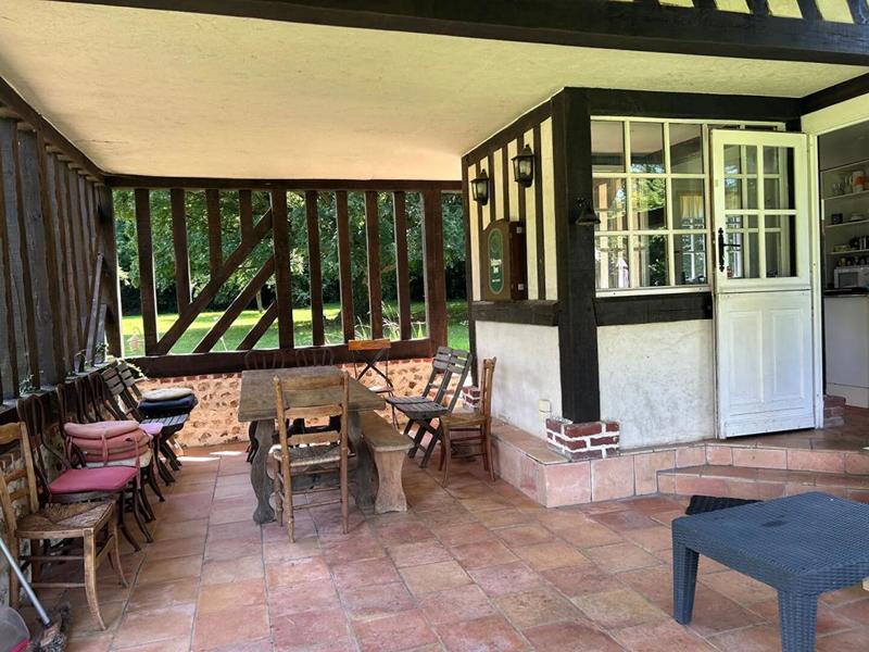 Maison - 300 m² - 11 pièces