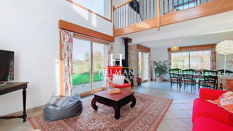 Maison - 177 m² - 7 pièces