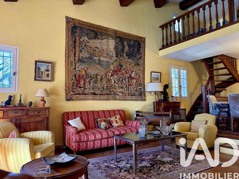 Maison - 200 m² - 6 pièces