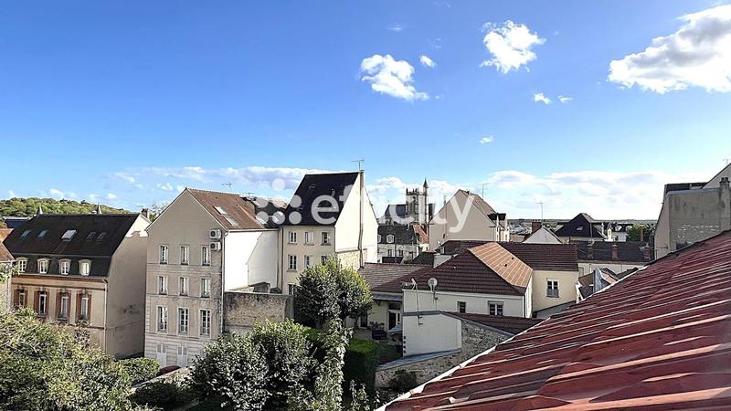 Maison - 304 m² - 9 pièces