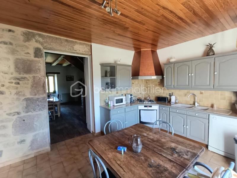 Maison en pierre - 132 m² - 6 pièces