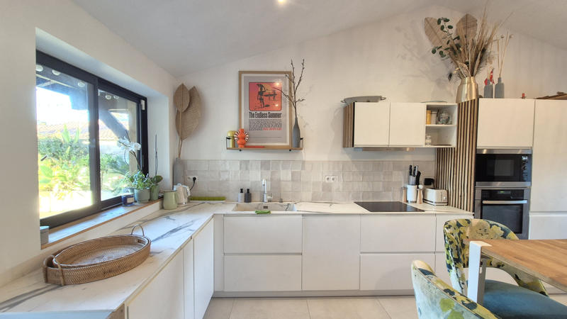 Maison - 165 m² - 9 pièces