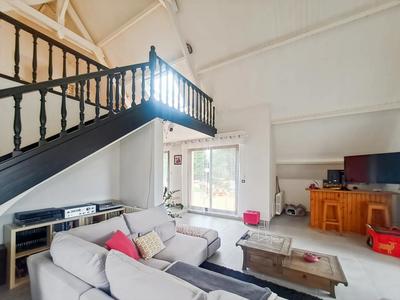 Maison - 228 m² - 5 pièces