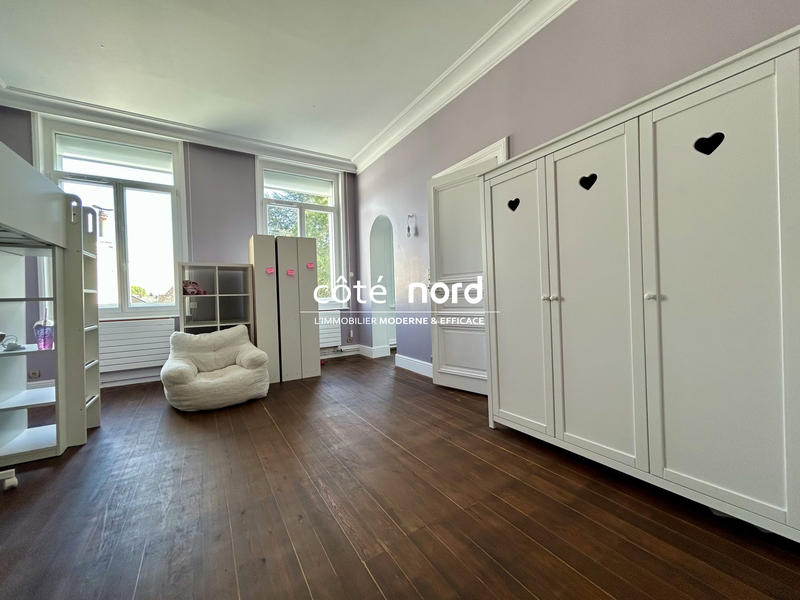 Maison - 350 m² - 11 pièces