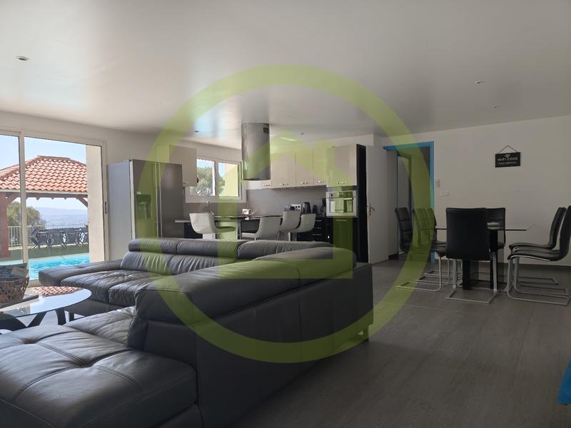 Maison - 412 m² - 8 pièces