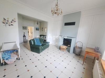 Maison - 217 m² - 11 pièces