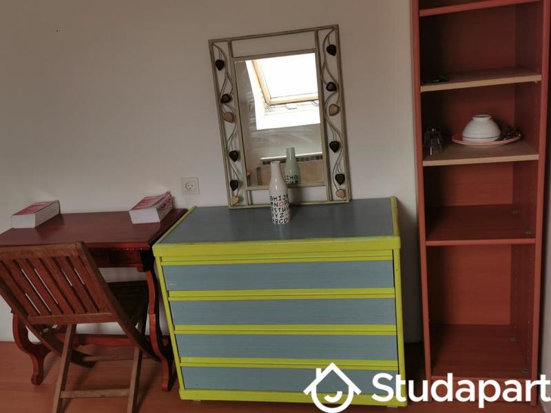 Chambre - 12 m² - 1 pièce