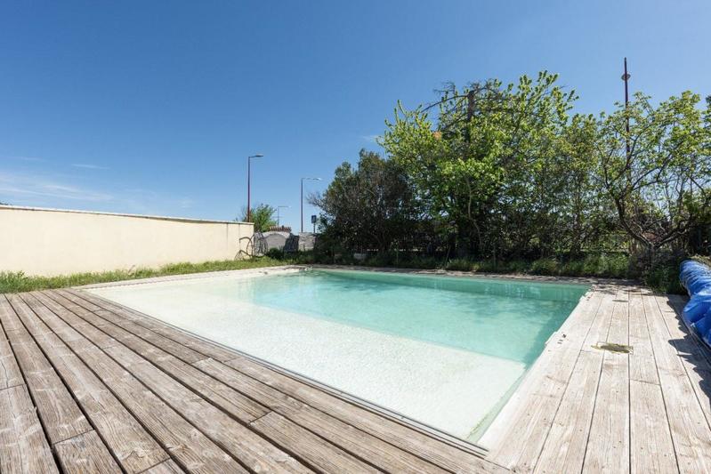 Maison - 252 m² - 5 pièces