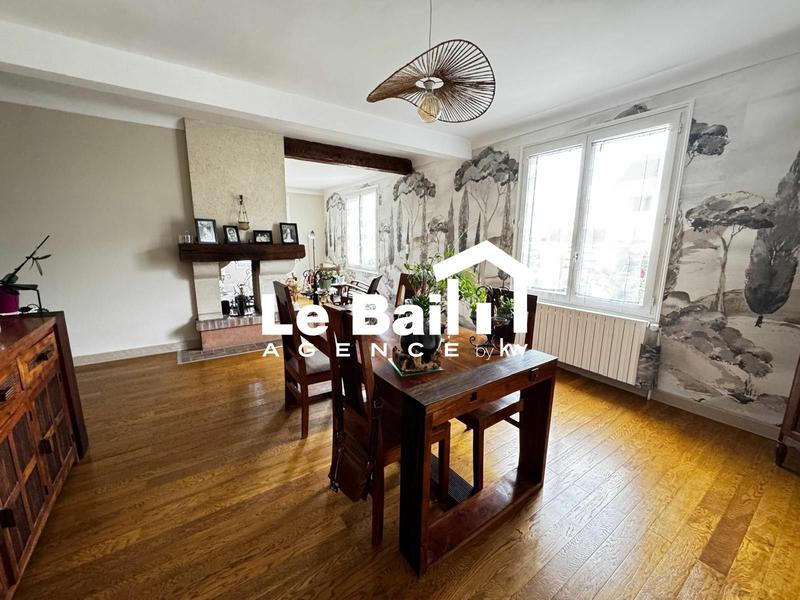 Maison - 280 m² - 9 pièces