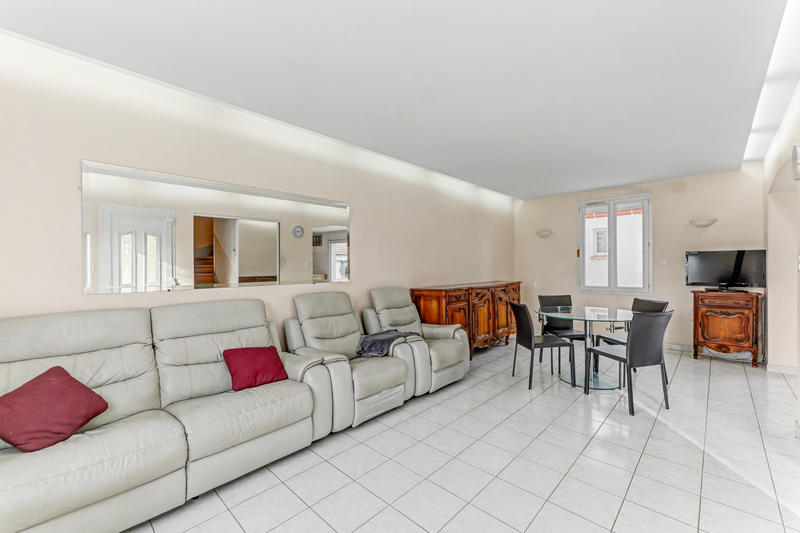 Maison - 95 m² - 5 pièces