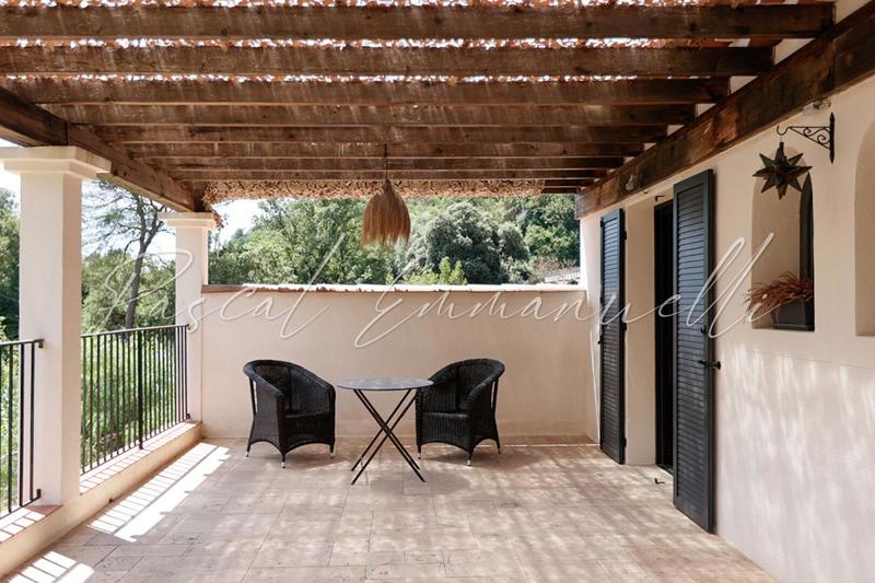 Villa - 265 m² - 6 pièces