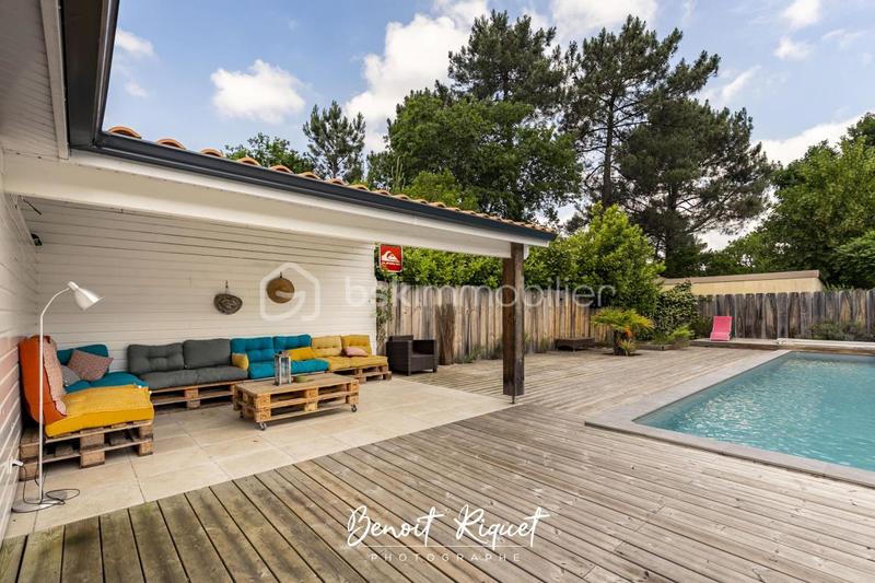 Propriété - 221 m² - 7 pièces