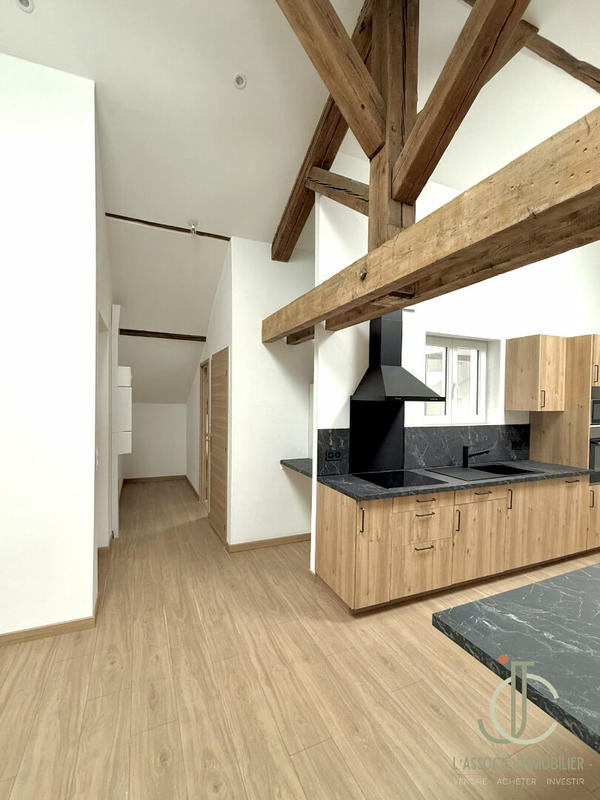 Appartement - 80 m² - 4 pièces