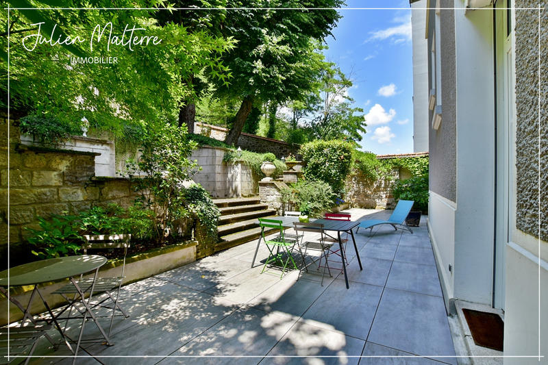 Maison bourgeoise - 211 m² - 8 pièces