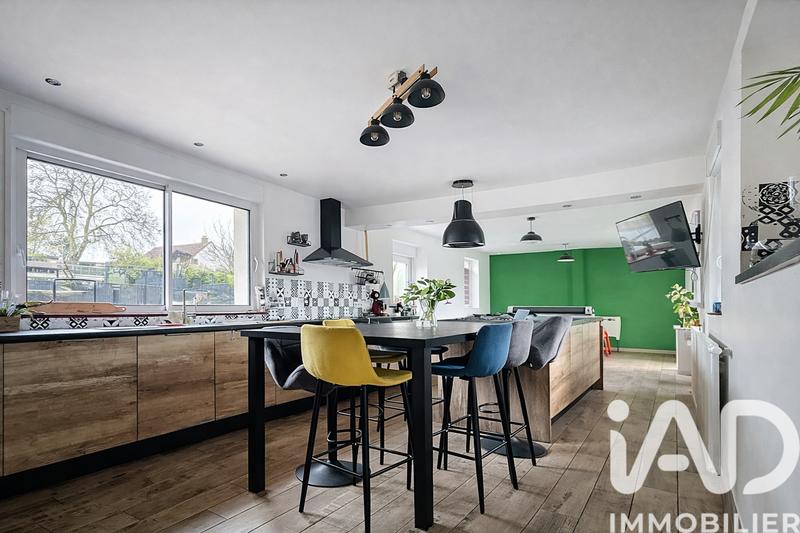 Maison - 223 m² - 8 pièces