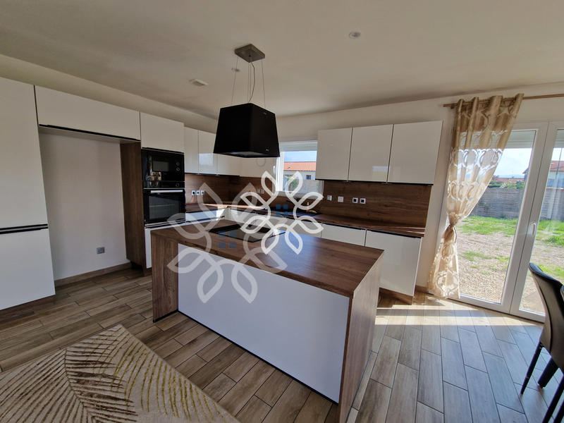 Maison - 103 m² - 5 pièces