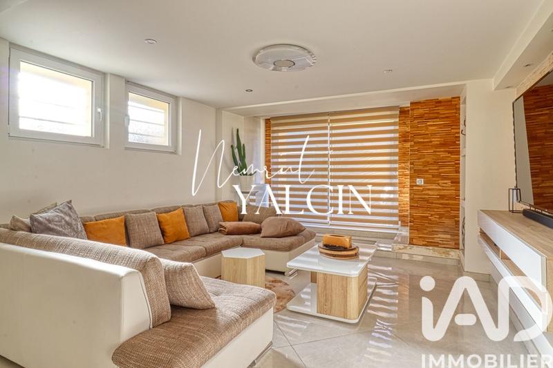 Maison - 200 m² - 7 pièces