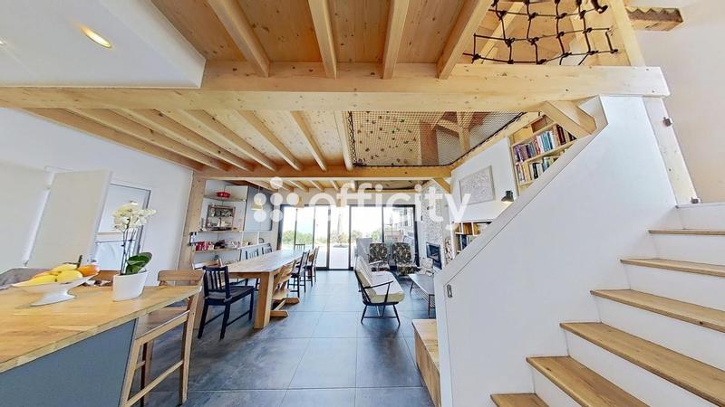 Maison - 178 m² - 6 pièces