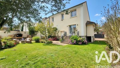 Maison - 230 m² - 7 pièces