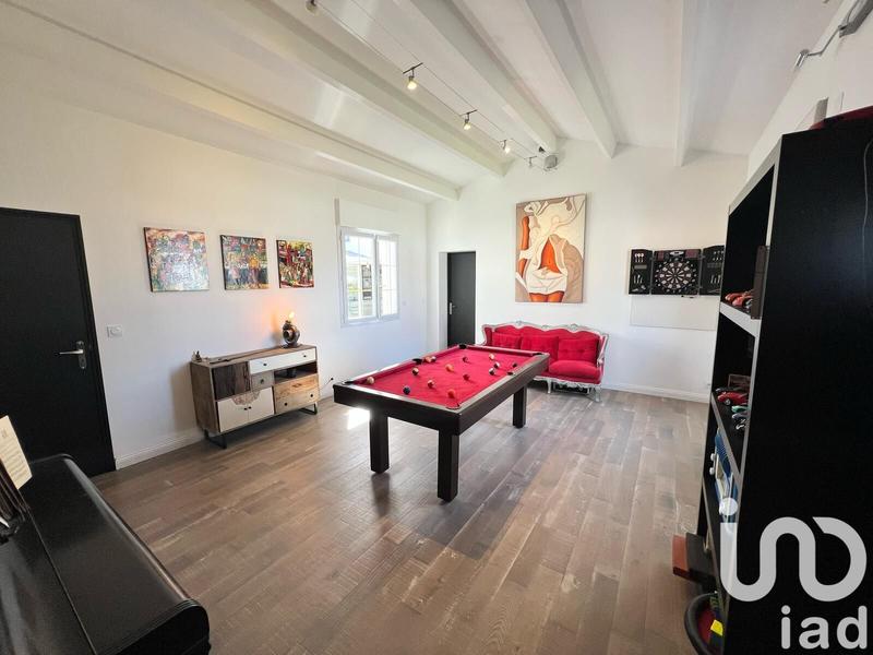 Maison - 236 m² - 9 pièces