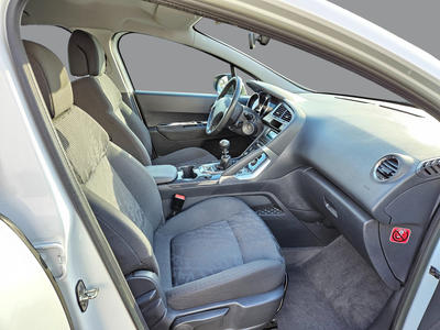 Peugeot 3008 - 1.6 hdi 110 cv premium - 6 cv