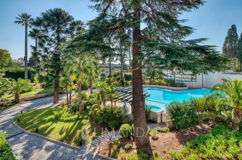 Appartement - 157 m² - 4 pièces