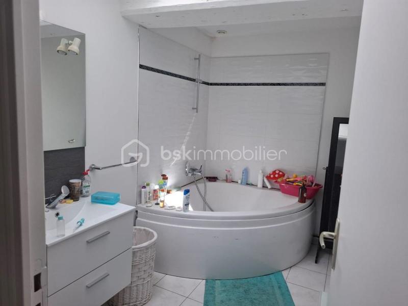 Maison - 271 m² - 9 pièces