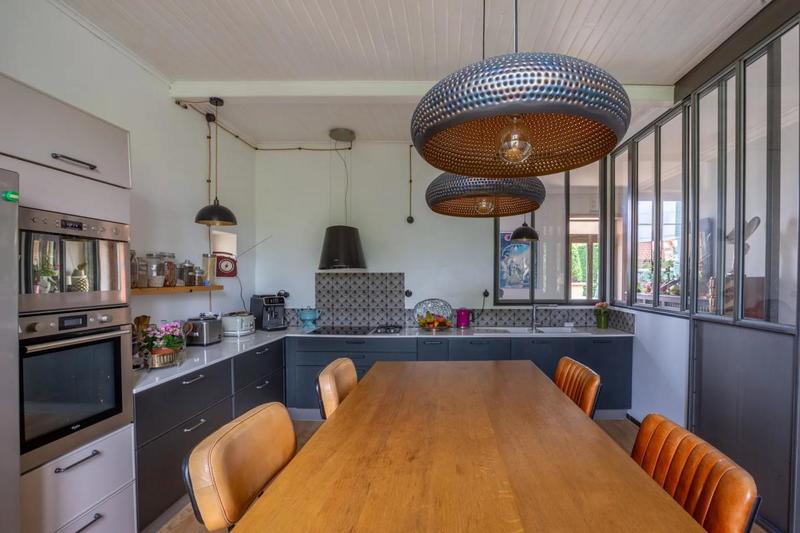 Maison - 320 m² - 8 pièces