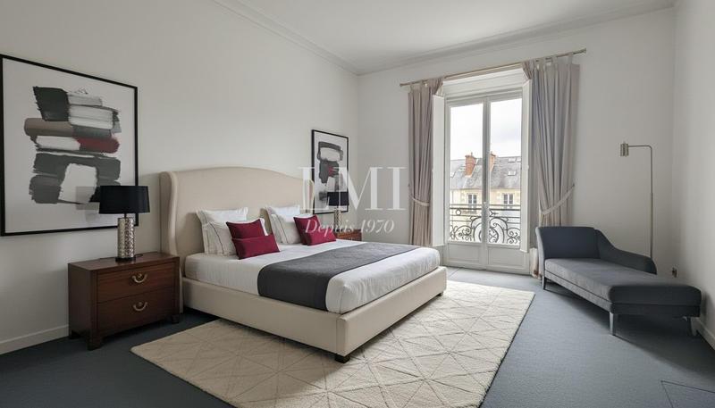 Appartement - 219 m² - 7 pièces