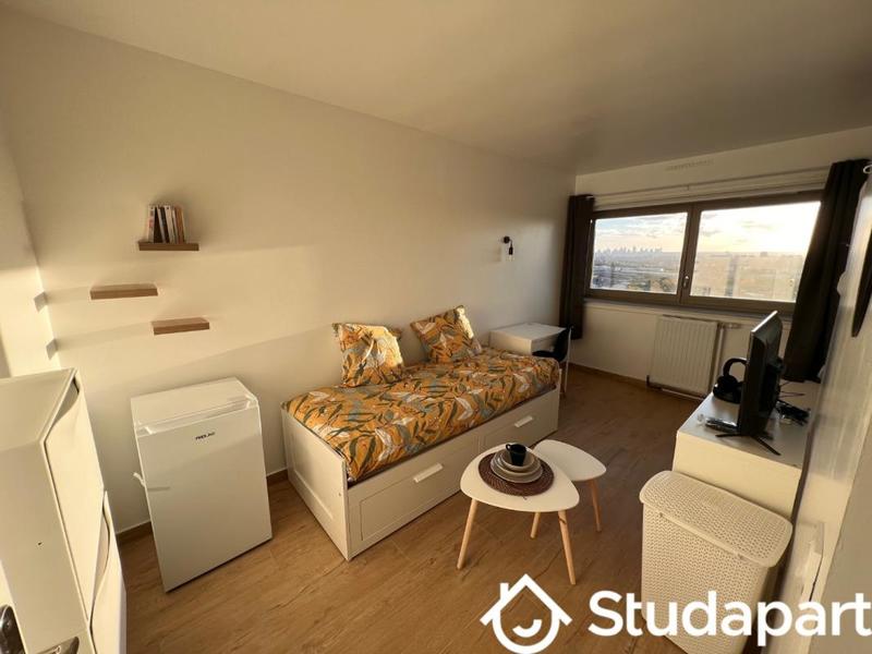 Chambre - 11 m² - 1 pièce