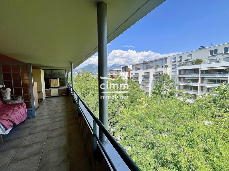 Appartement - 82 m² - 4 pièces