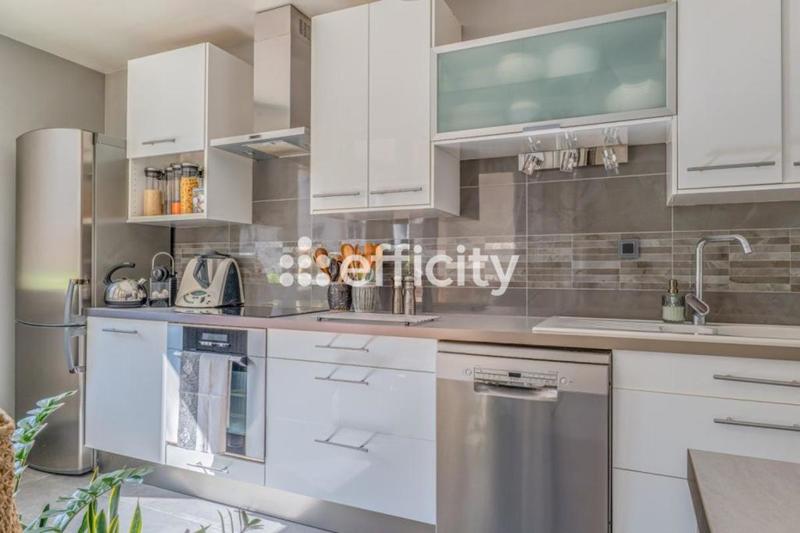 Appartement - 92 m² - 4 pièces