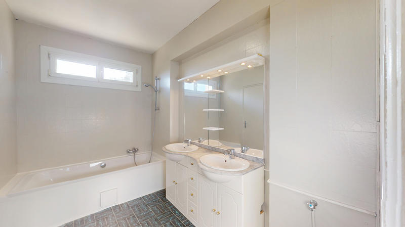 Appartement - 140 m² - 6 pièces