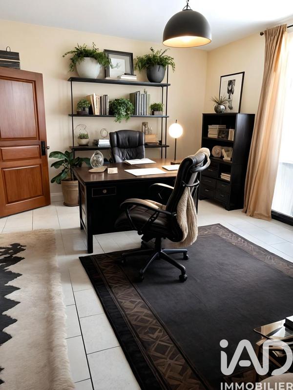 Maison - 240 m² - 8 pièces