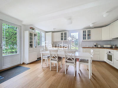 Maison - 148 m² - 8 pièces