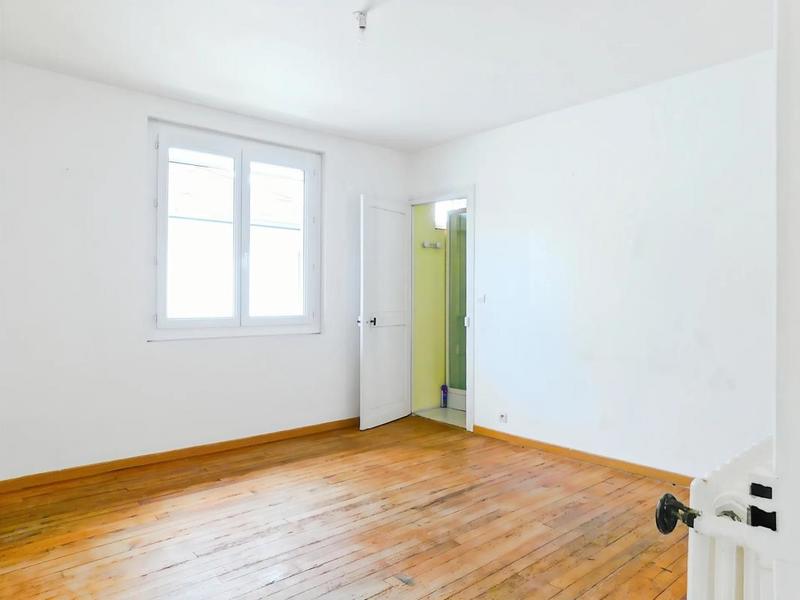 Maison - 210 m² - 8 pièces