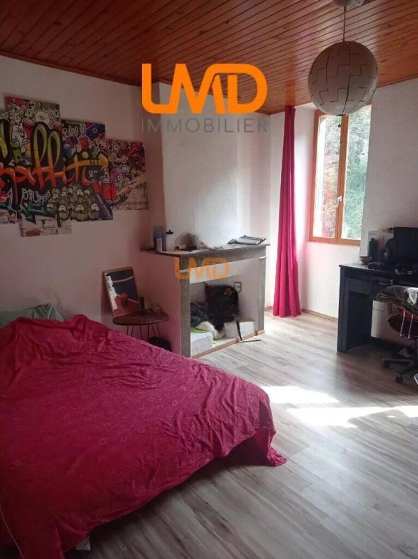 Maison - 180 m² - 9 pièces