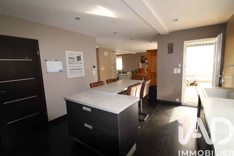 Maison - 180 m² - 7 pièces